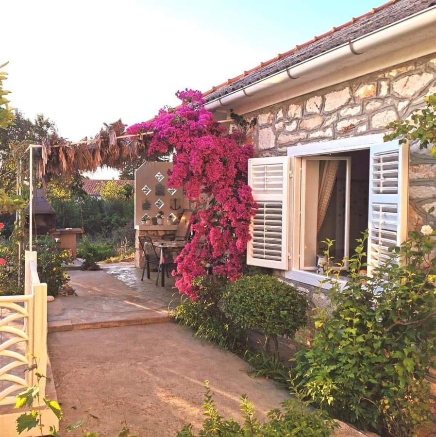 Adorable Summer House By The Sea Zapuntel Екстериор снимка
